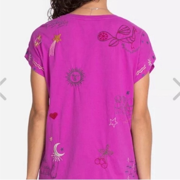 Johnny Was Kai Embroidered Tee - Picture 3 of 9